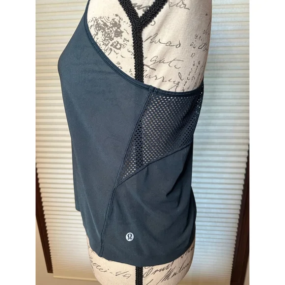 Lululemon Teal Mesh Back Cropped Train Tank Top Likely a Size 10 - Picture 5 of 12